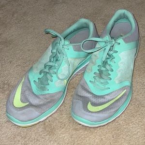 Nike FS Lite Run 3 Shoes, Size 11, Teal & Grey